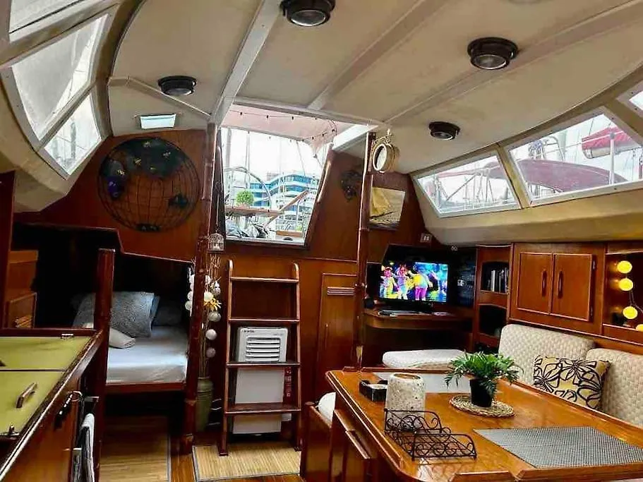 Tekne Cozy Boat Hotel In Barcelona & Ac & Wifi & Parking Sant Adria de Besos İspanya