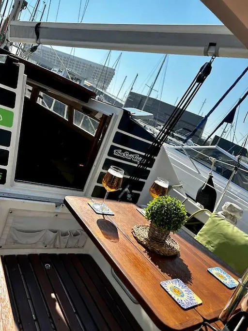 Cozy Boat Hotel In Barcelona & Ac & Wifi & Parking Sant Adria de Besos Tekne