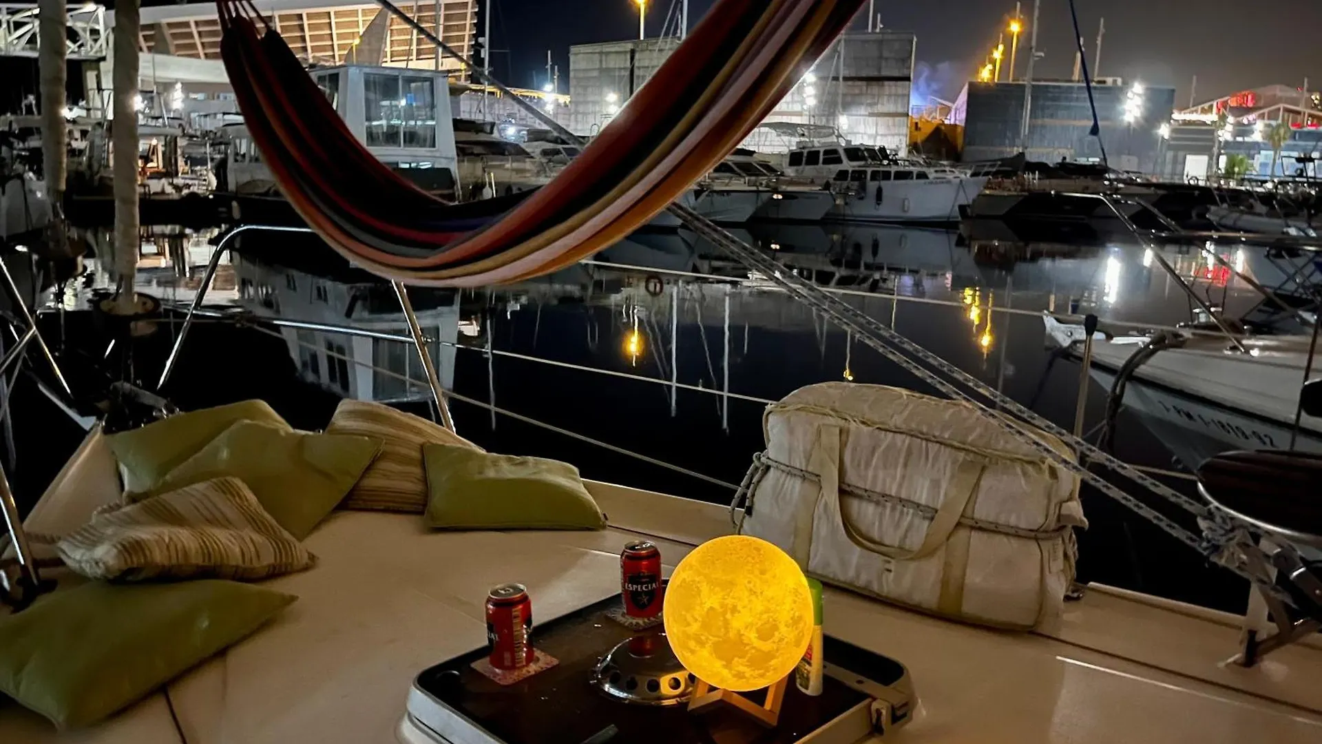 Cozy Boat Hotel In Barcelona & Ac & Wifi & Parking Sant Adria de Besos 0*,  İspanya